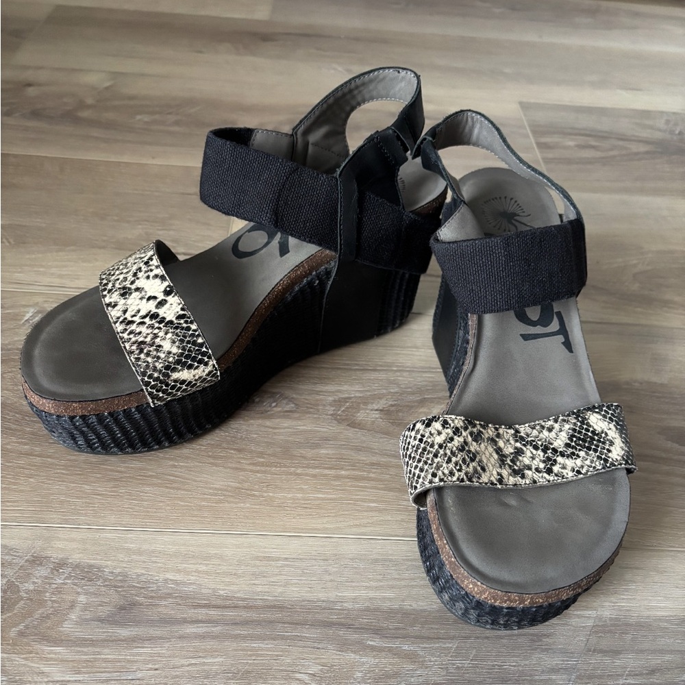 OTBT Black and Snake Print Wedge Sandals
